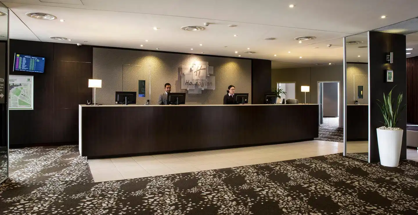 Holiday Inn Melbourne Airport Lobby