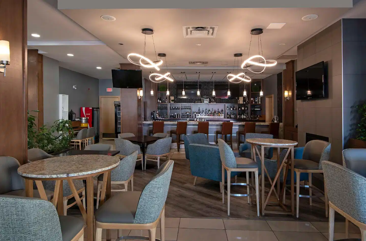 DoubleTree by Hilton Kamloops Bar