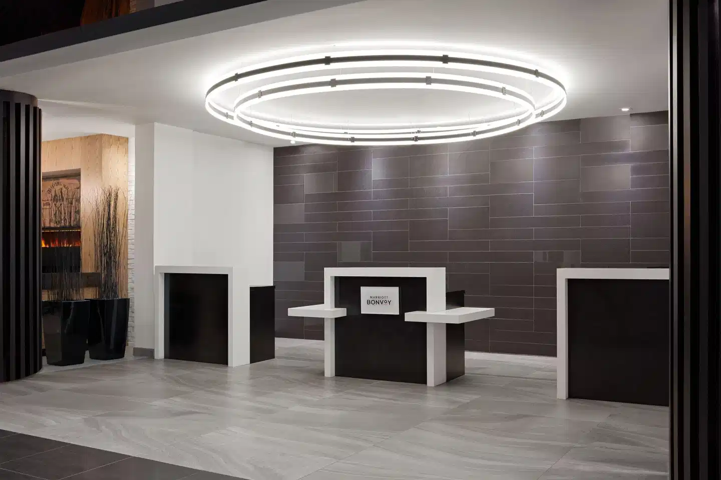 Delta Hotels by Marriott Trois Rivieres Conference Centre Lobby