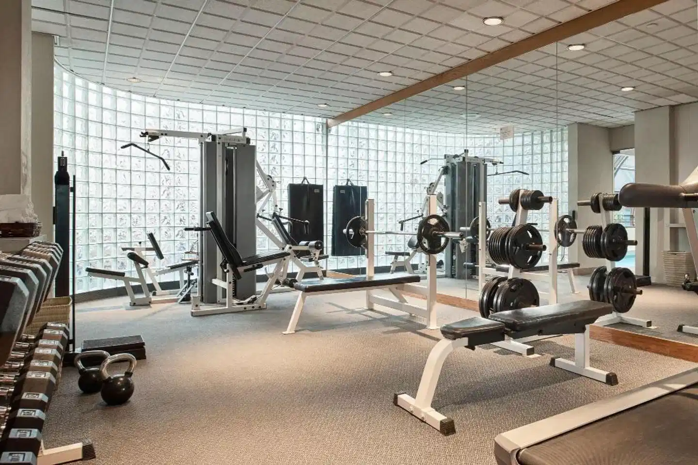 Metropolitan Hotel Vancouver Sport und Entertainment