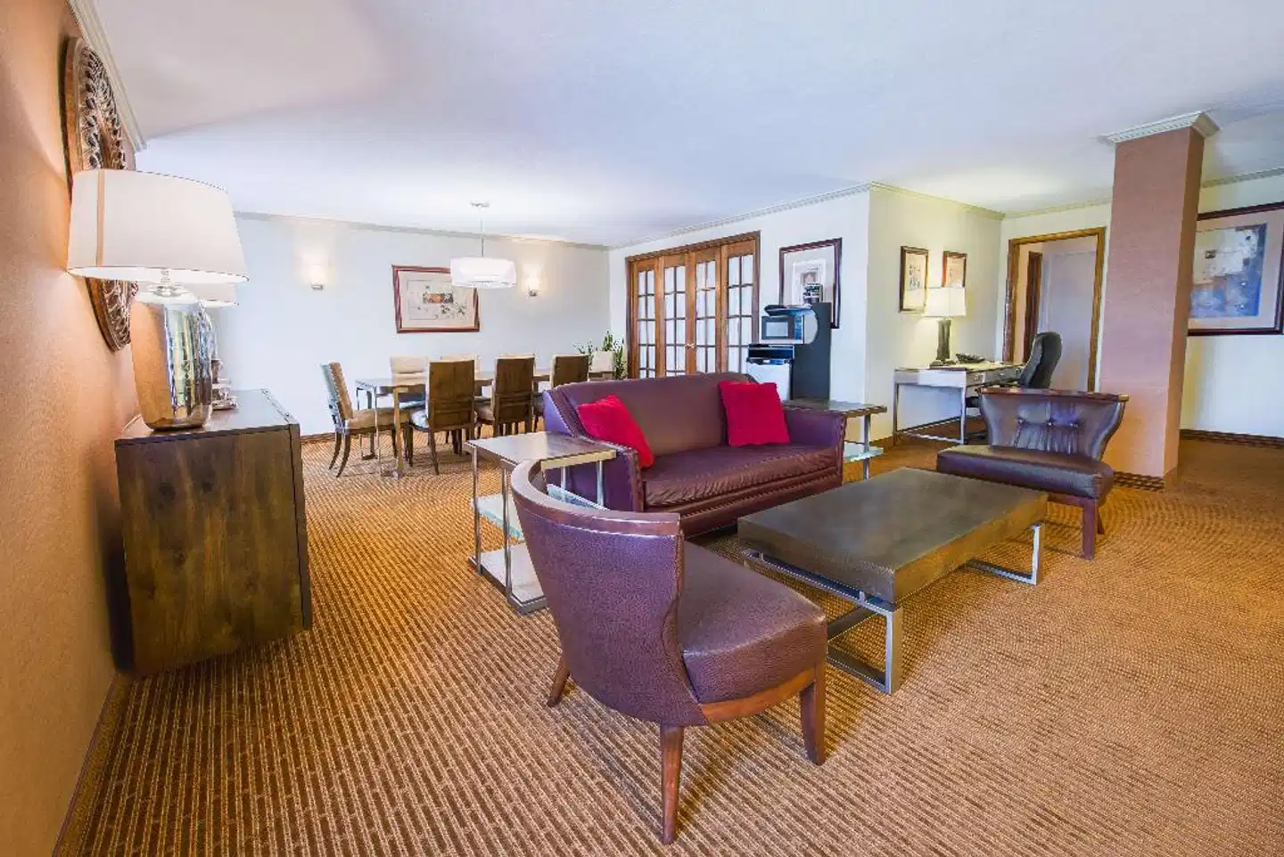 DoubleTree by Hilton Philadelphia Airport Lobby