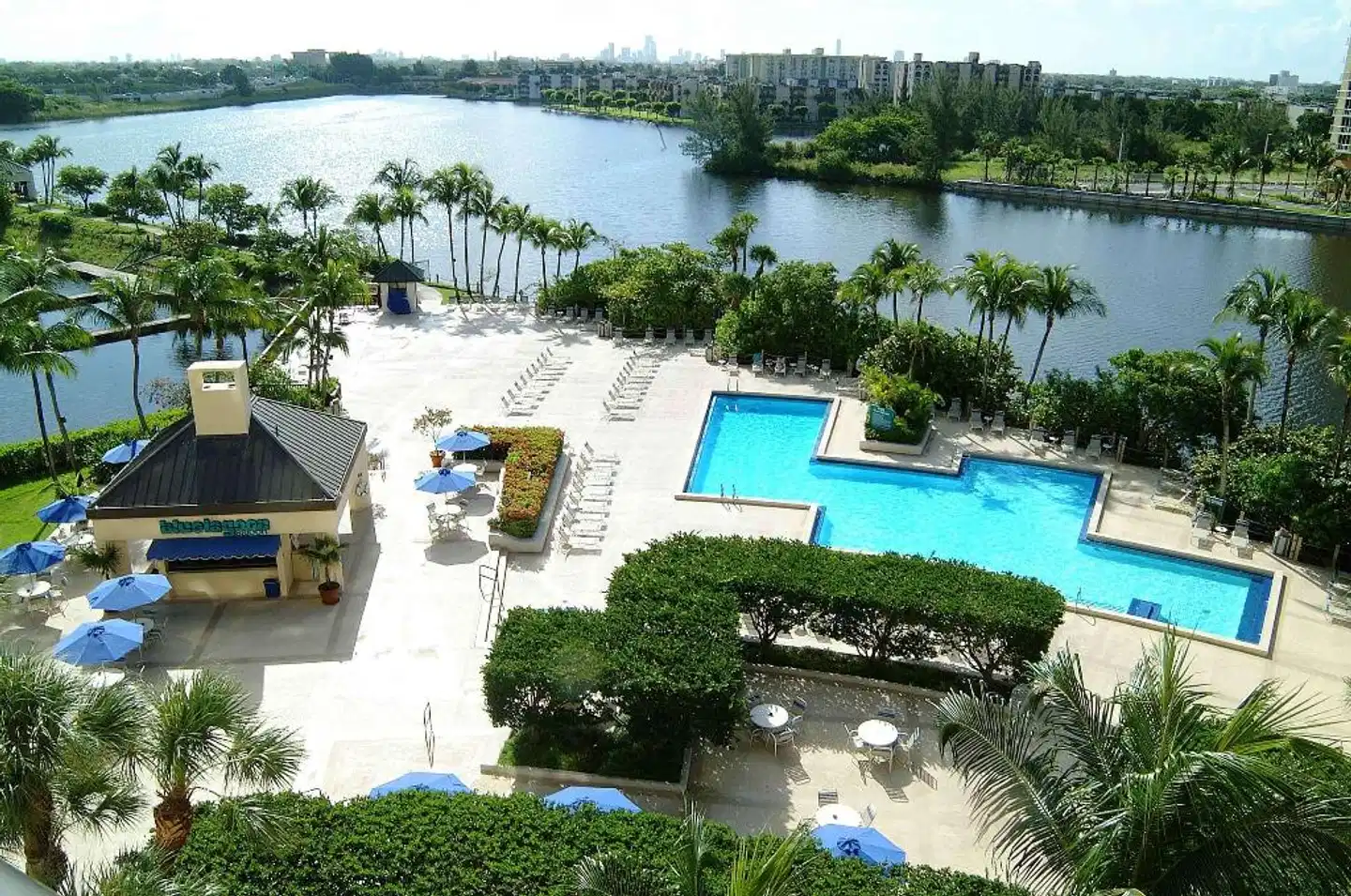 Hilton Miami Airport Blue Lagoon Aussenansicht