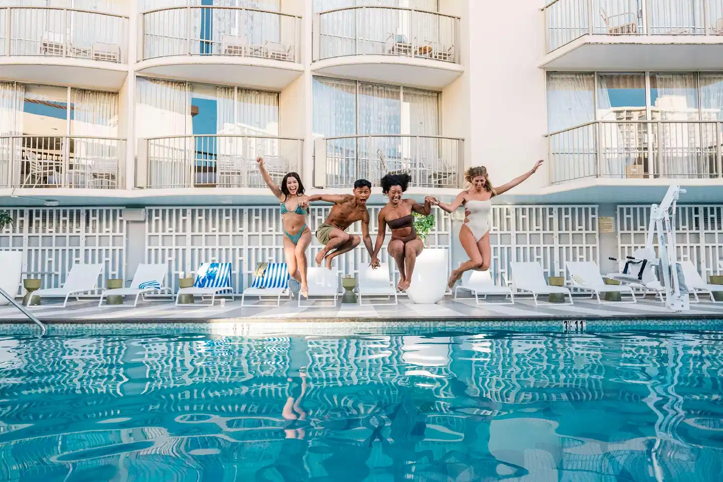 OUTRIGGER Waik'k' Paradise Hotel Pool