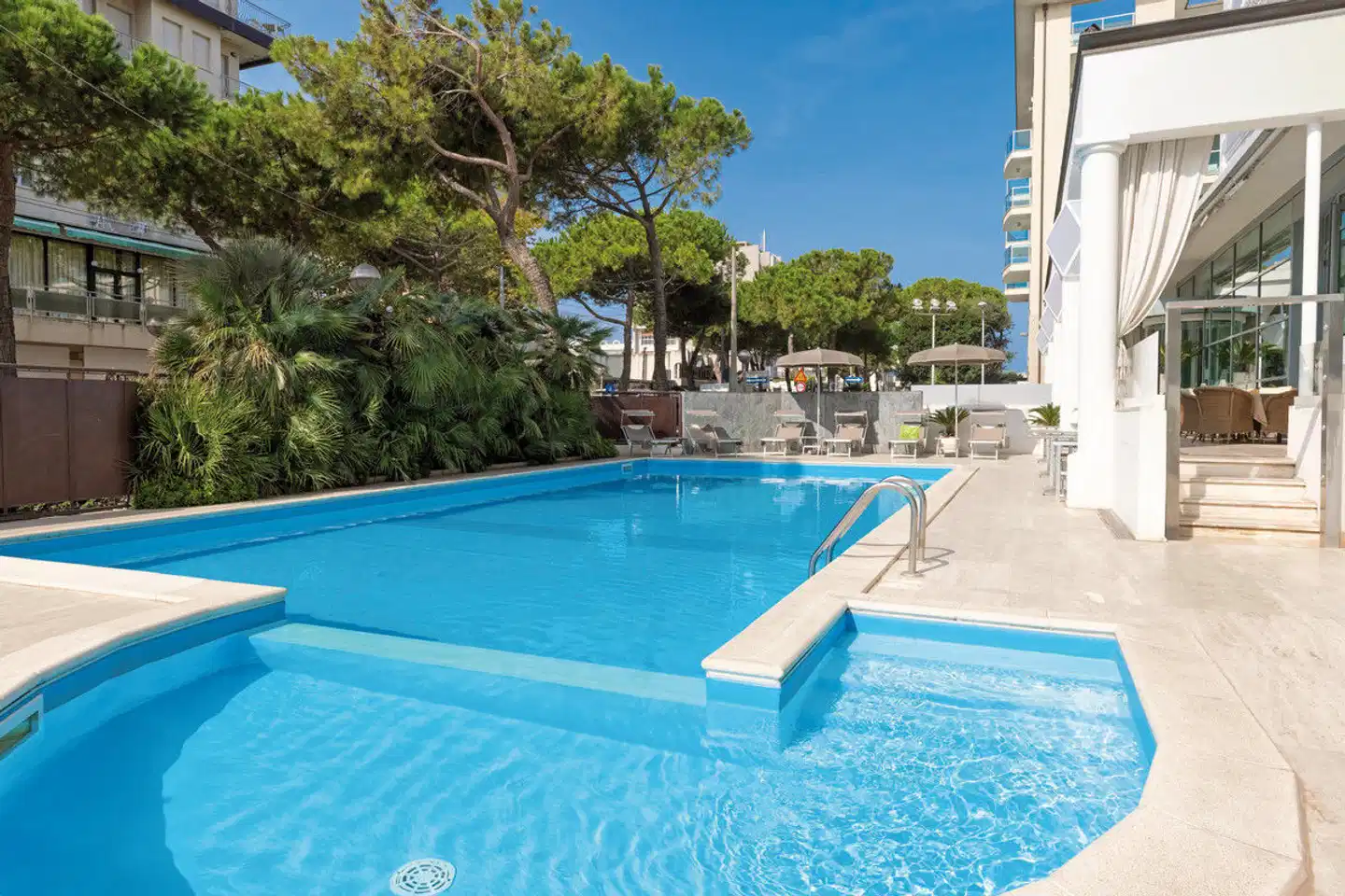 Continental Pool