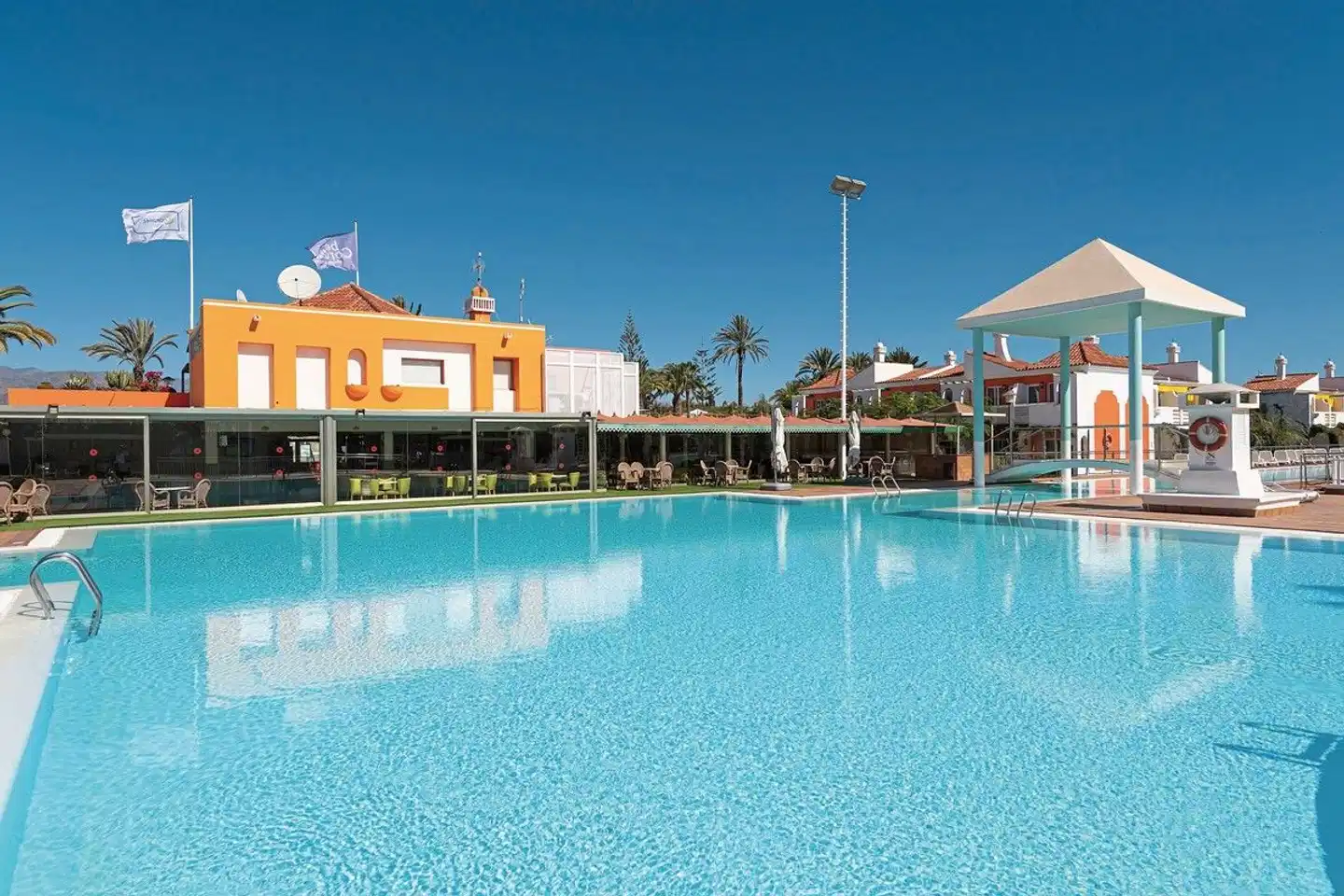 Cordial Green Golf Pool