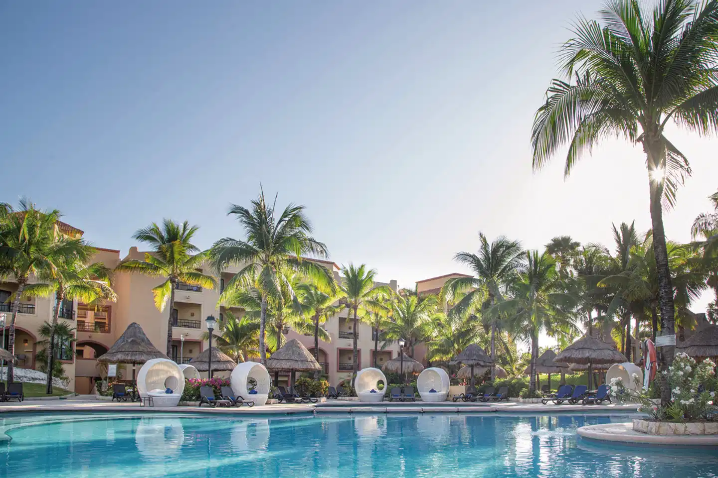 Sandos Playacar Pool
