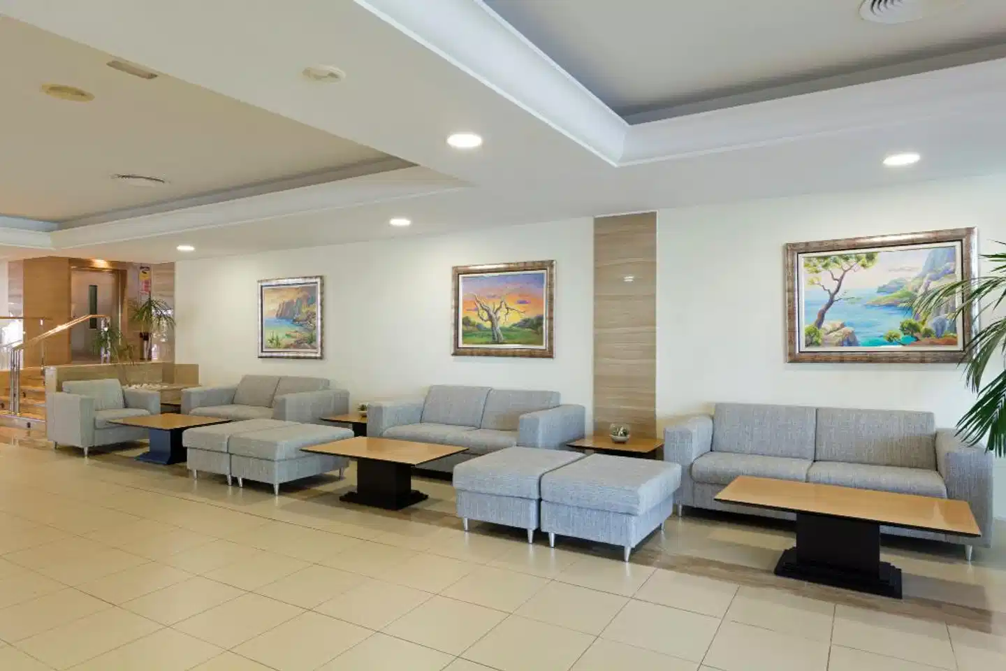 HSM Atlantic Park Lobby