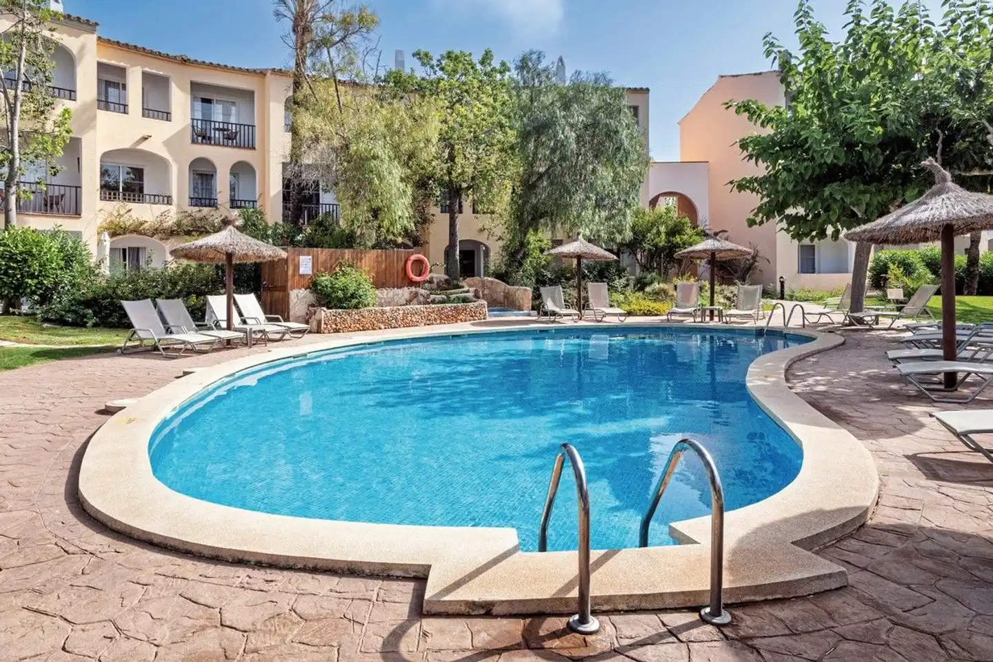 Sol Falcó Menorca Pool