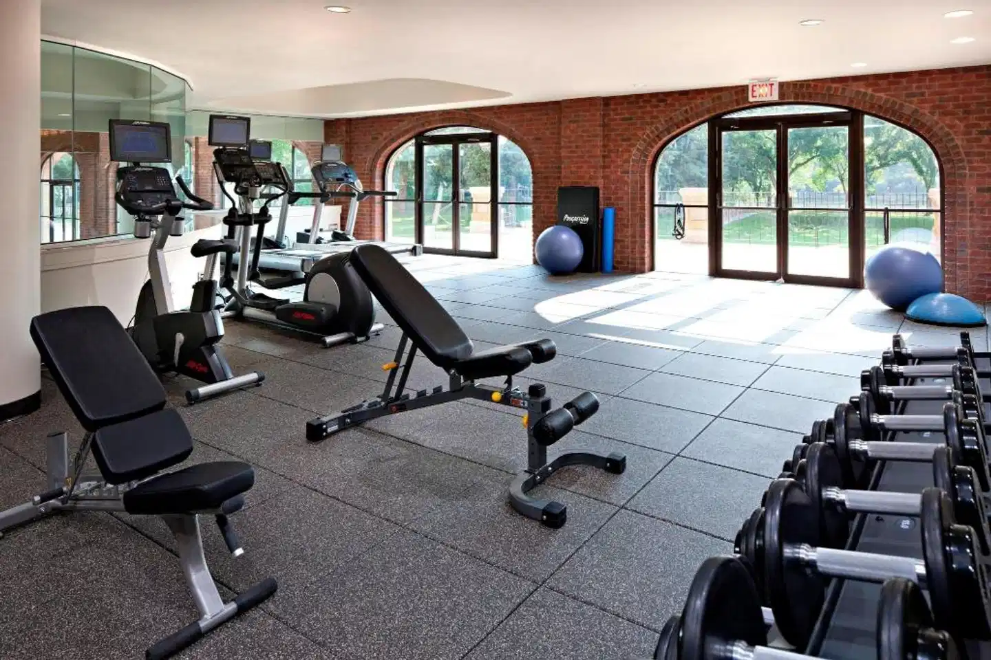Delta Hotels by Marriott Bessborough Sport und Entertainment