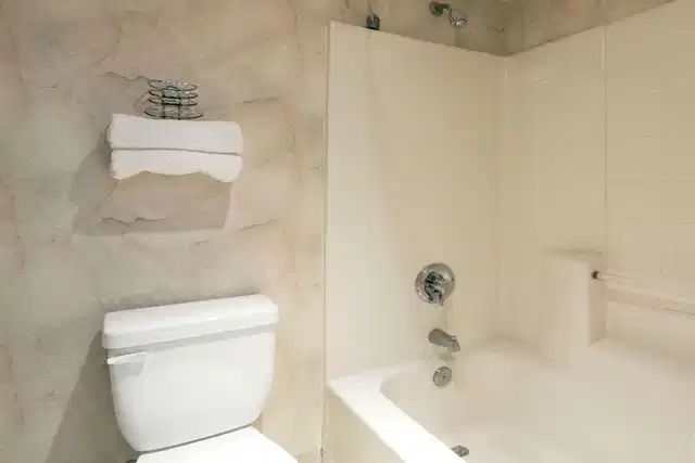 Days Inn by Wyndham Seatac Airport Badezimmer