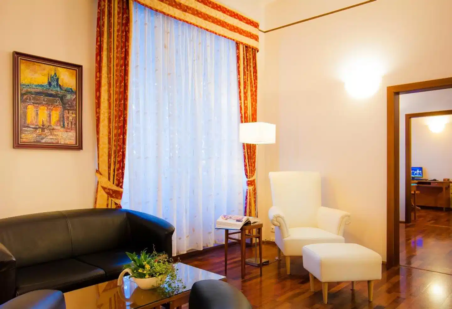 Cloister Inn Hotel Wohnbeispiel