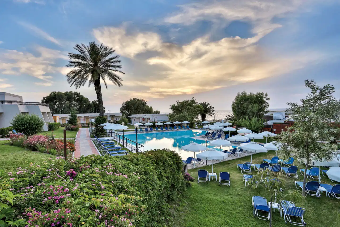 Sol by Meliá Cosmopolitan Rhodes Pool