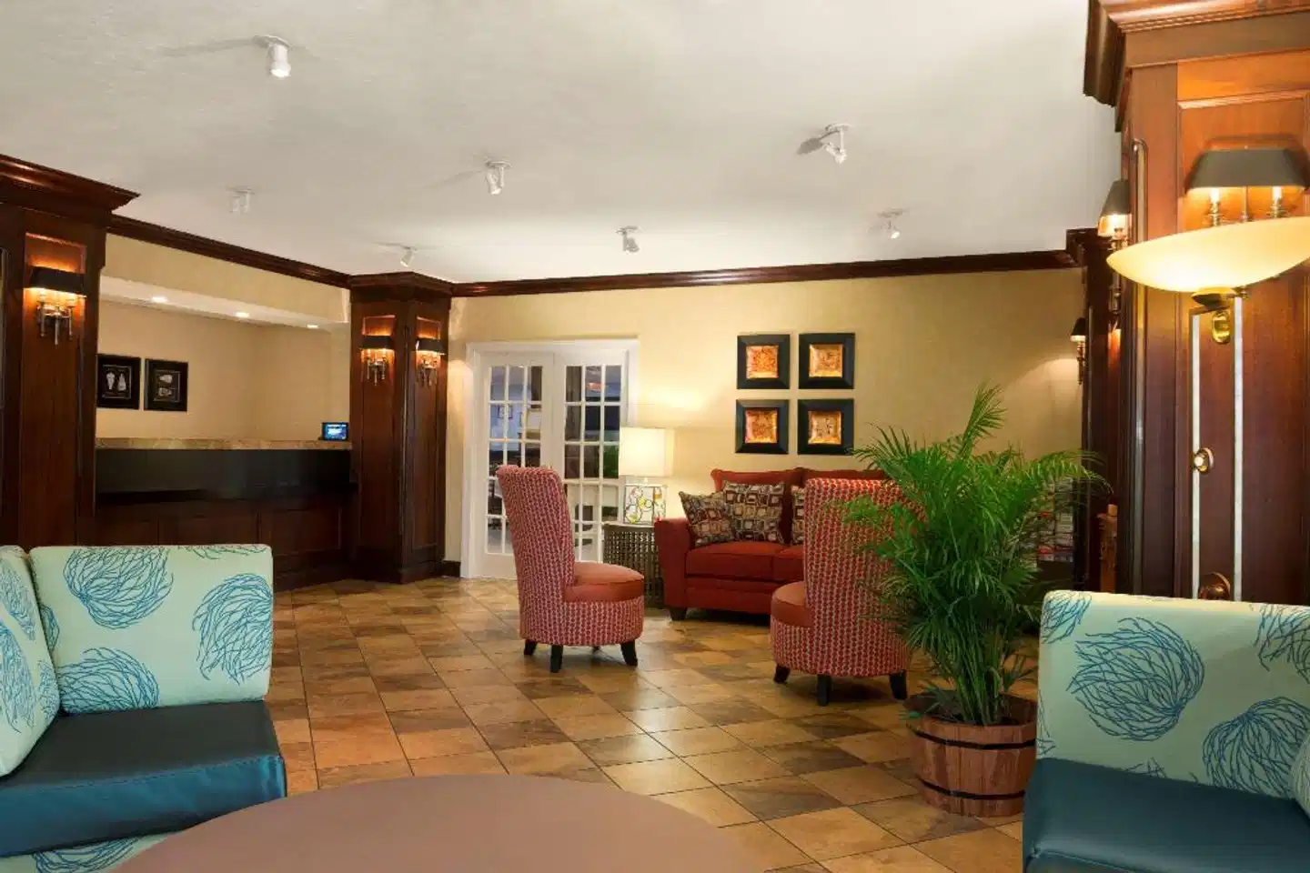 Ramada Naples Lobby