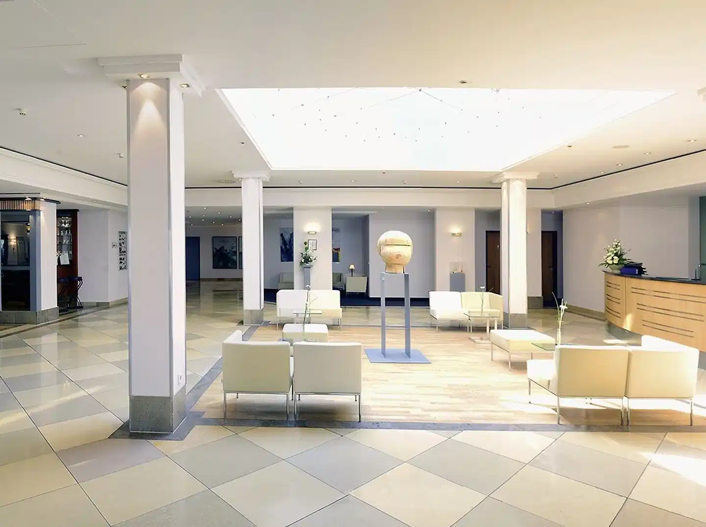 Hotel Kaiserin Augusta Weimar Lobby