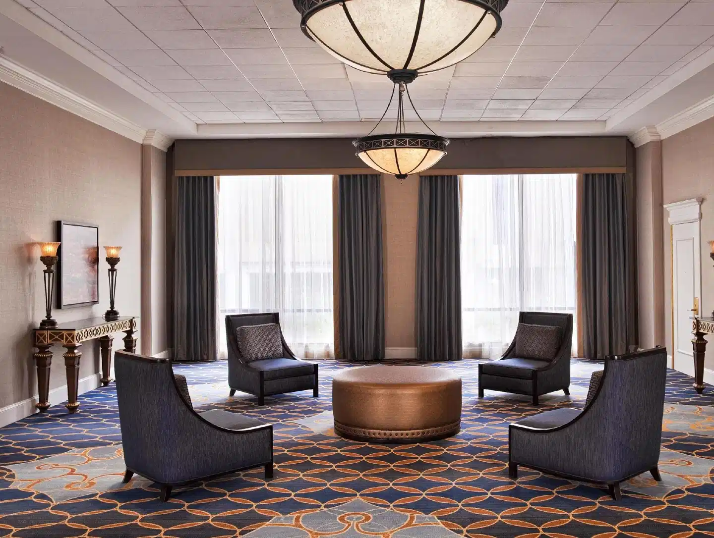Sheraton Memphis Downtown Hotel Lobby