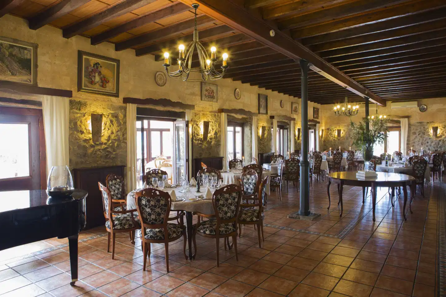 Monnaber Nou Restaurant