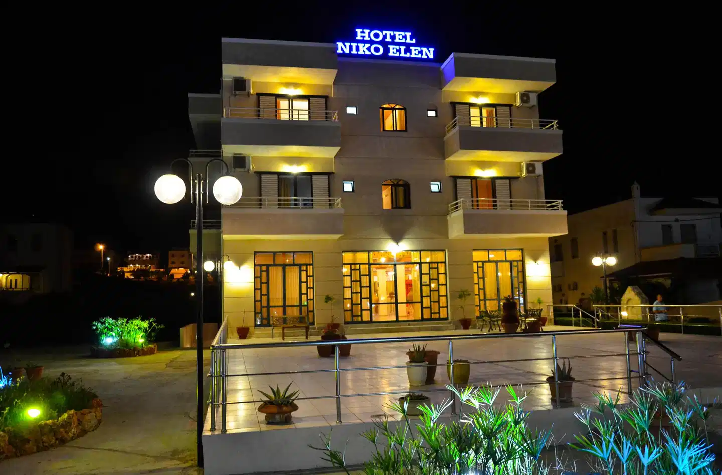 Niko Elen Hotel Aussenansicht