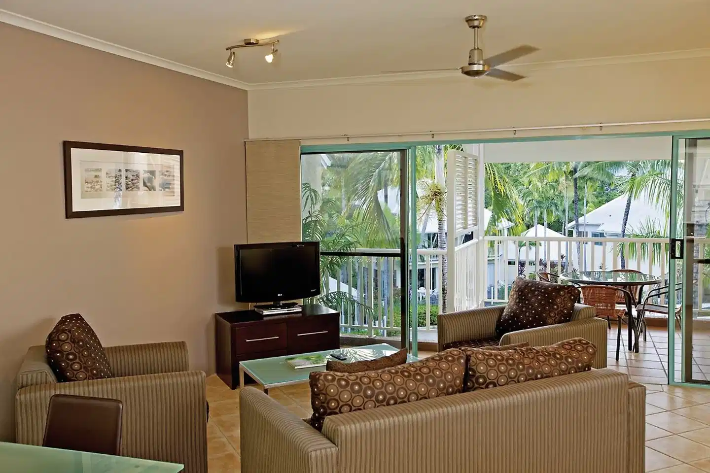 Coral Sands Beachfront Resort Wohnbeispiel
