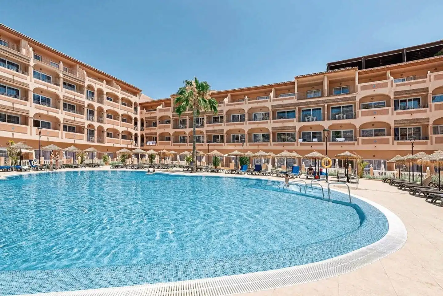 Bahia Tropical Pool