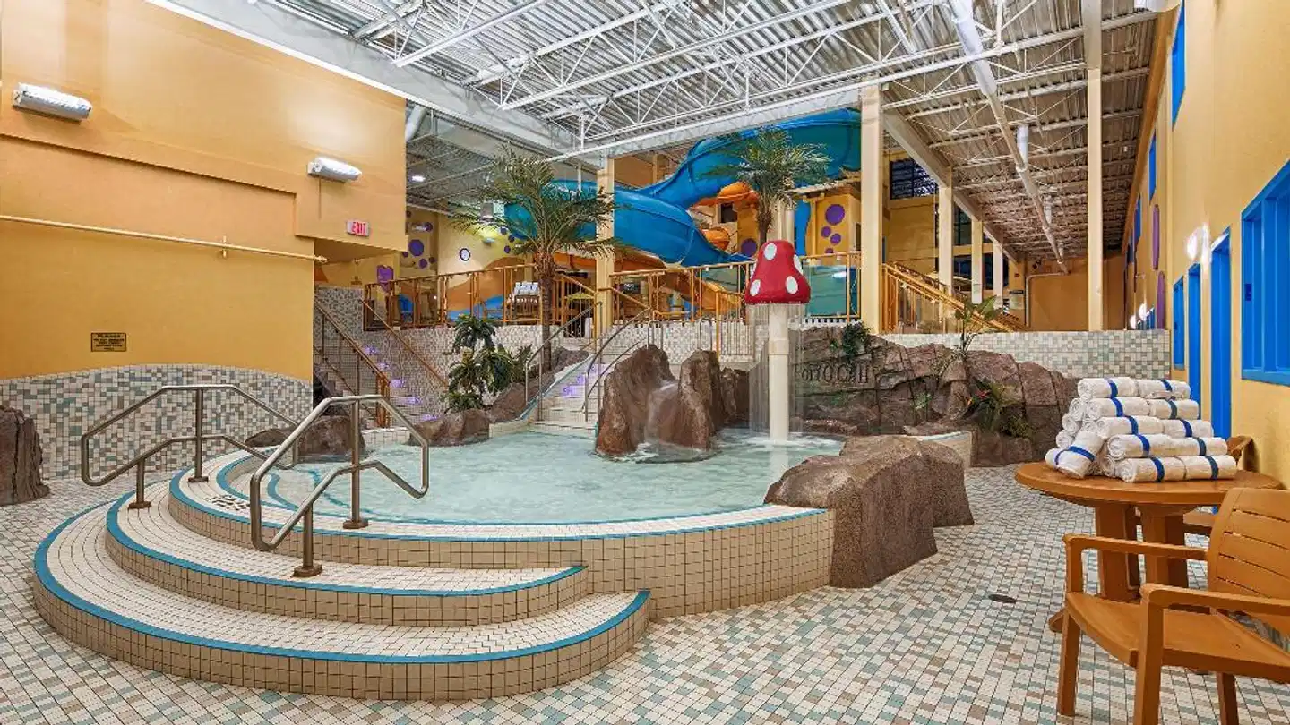 Best Western PLUS Port O'Call Hotel Lobby
