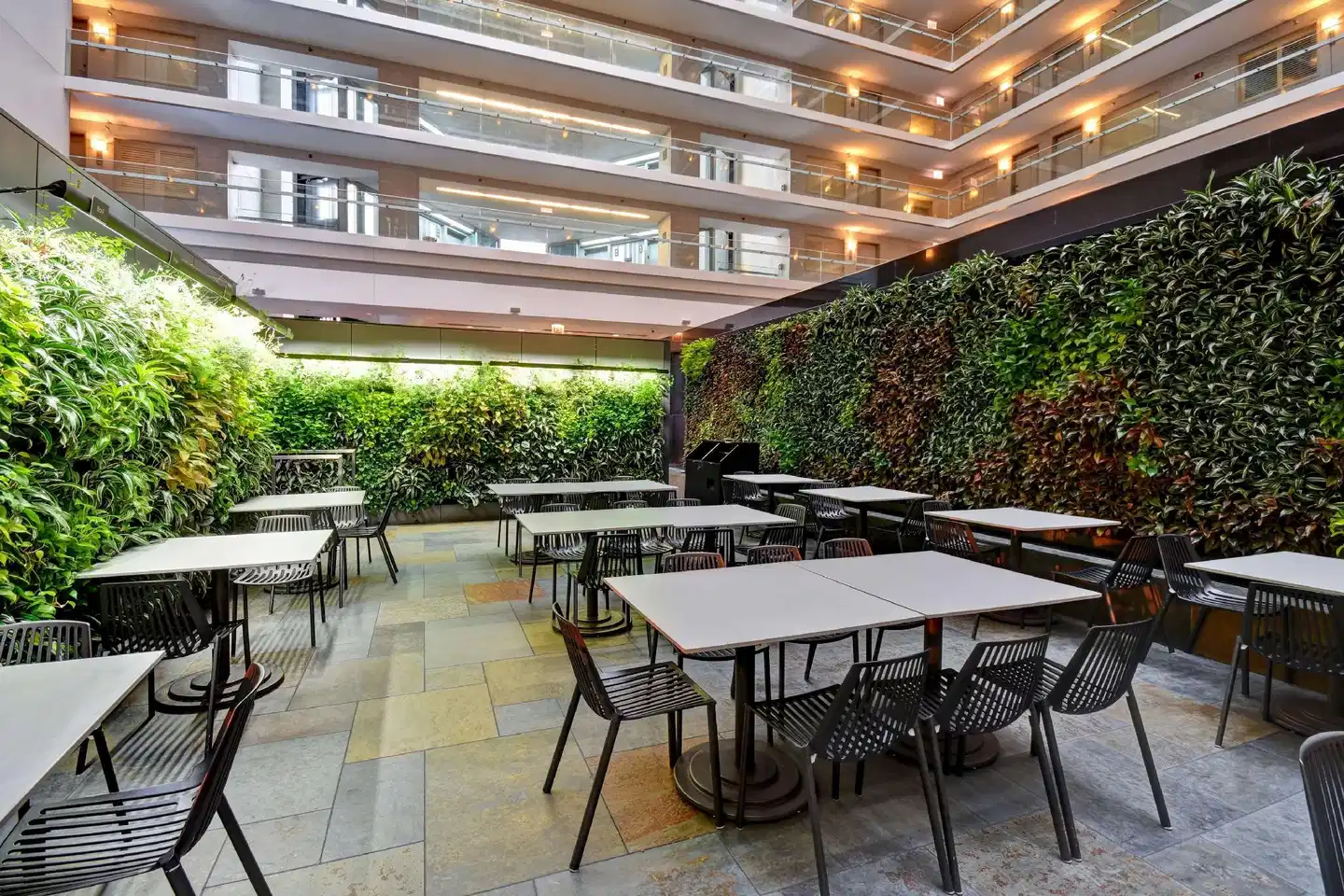 Embassy Suites by Hilton Chicago Downtown Magnificent Mile Terrasse