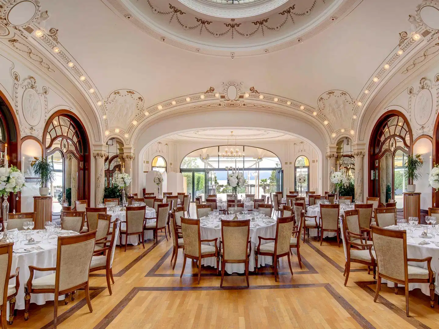 Fairmont Le Montreux Palace Lobby