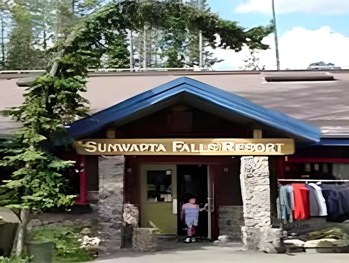 Sunwapta Falls Rocky Mountain Lodge Aussenansicht