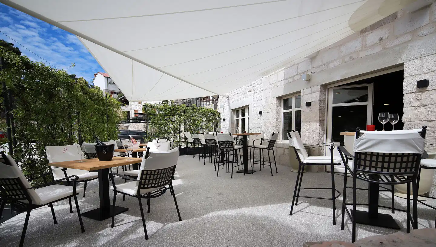 Arbiana Hotel Terrasse