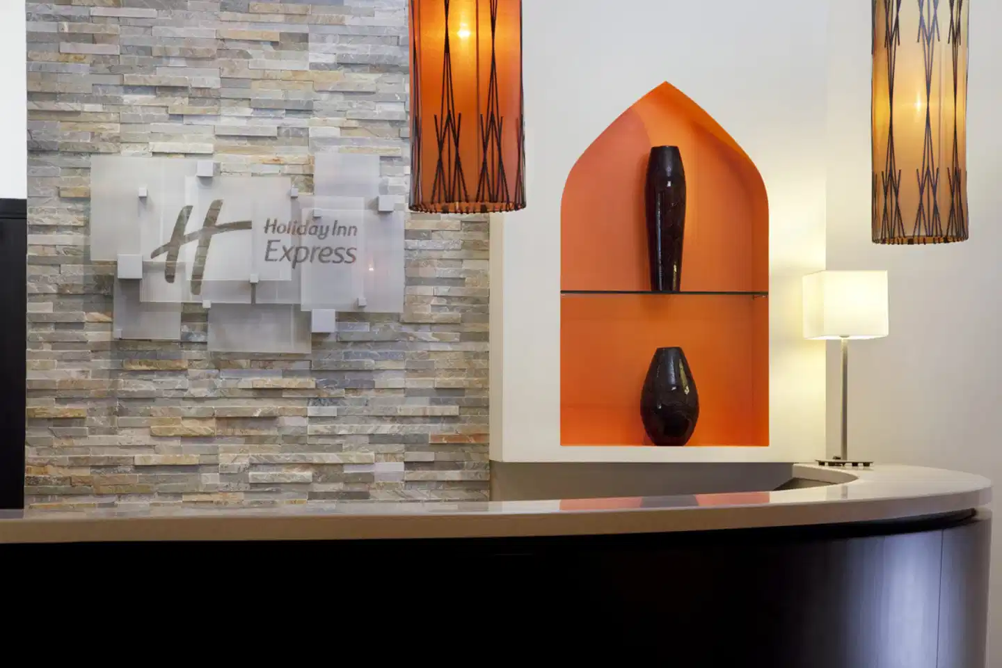 Holiday Inn Express Safa Aussenansicht
