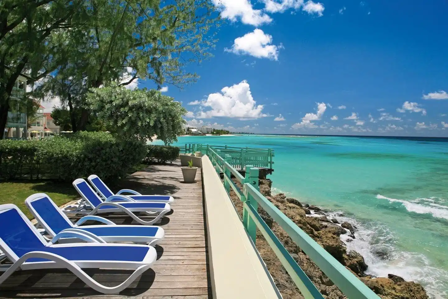 Blue Orchid Beach Hotel Terrasse