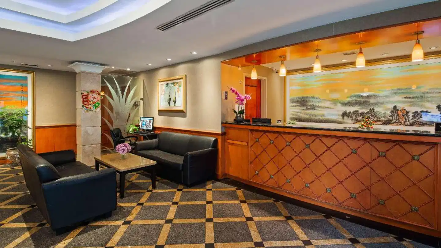 Best Western Queens Court Lobby