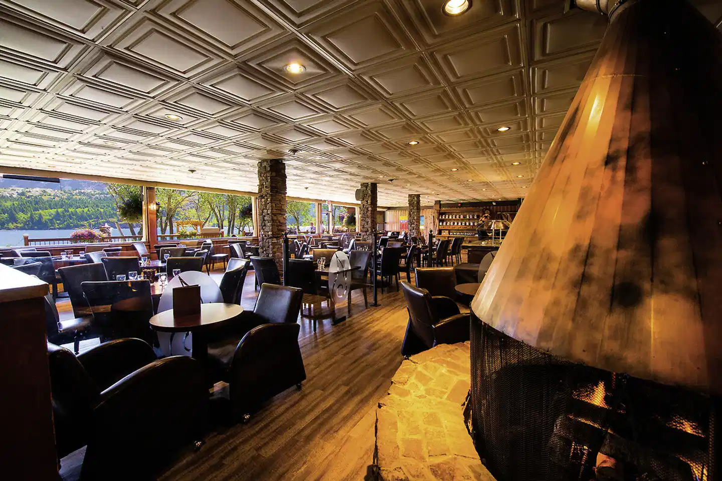 Bayshore Inn Resort & Spa Waterton Restaurant