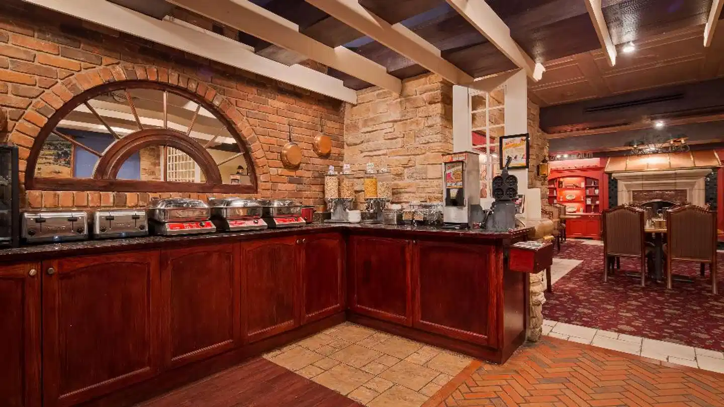 Best Western Fireside Inn Lobby