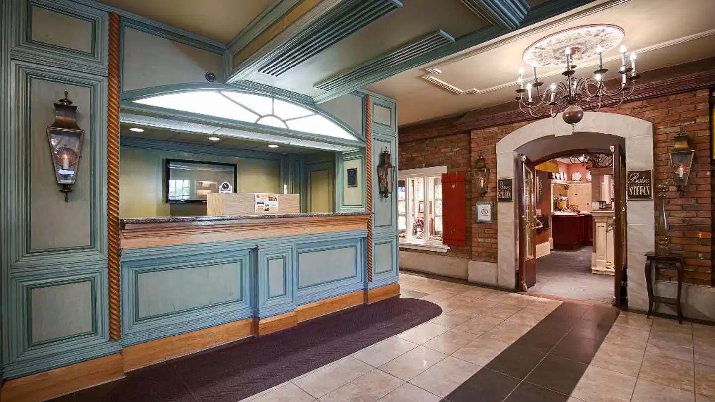 Best Western Fireside Inn Lobby