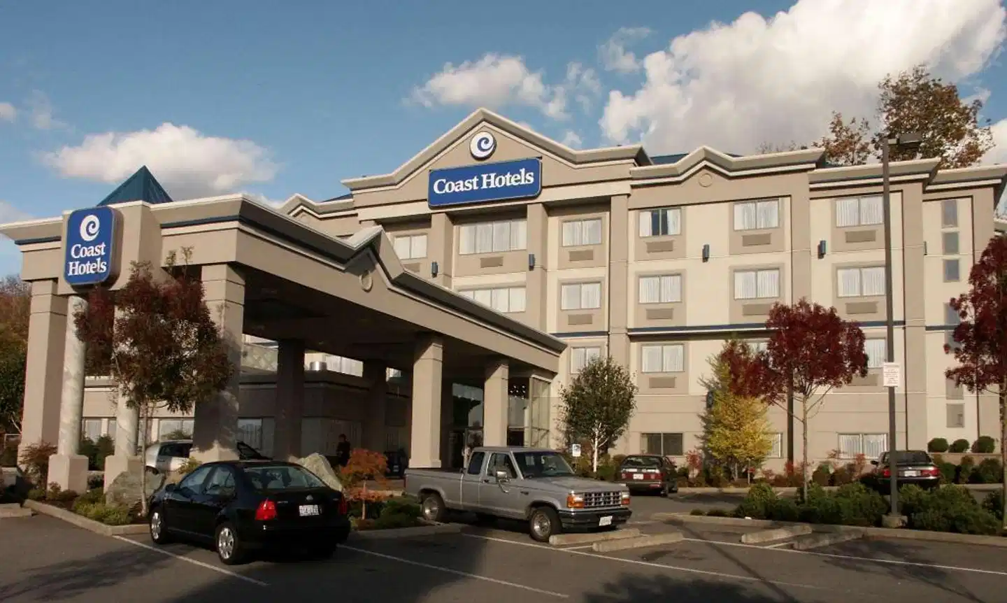 Coast Abbotsford Hotel & Suites Aussenansicht