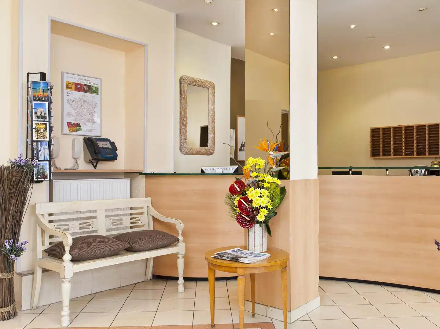 Hotel Parisiana Lobby
