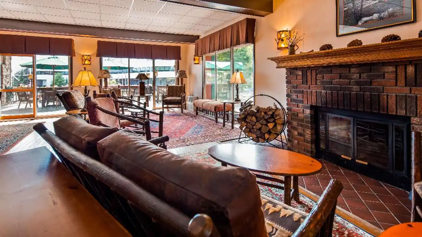 Best Western Adirondack Inn Lobby