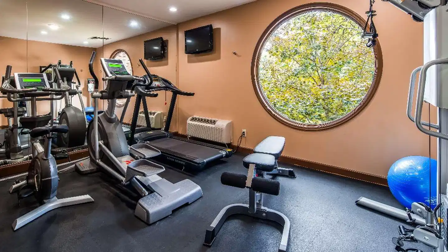 Best Western Plus The Inn & Suites at the Falls Sport und Entertainment