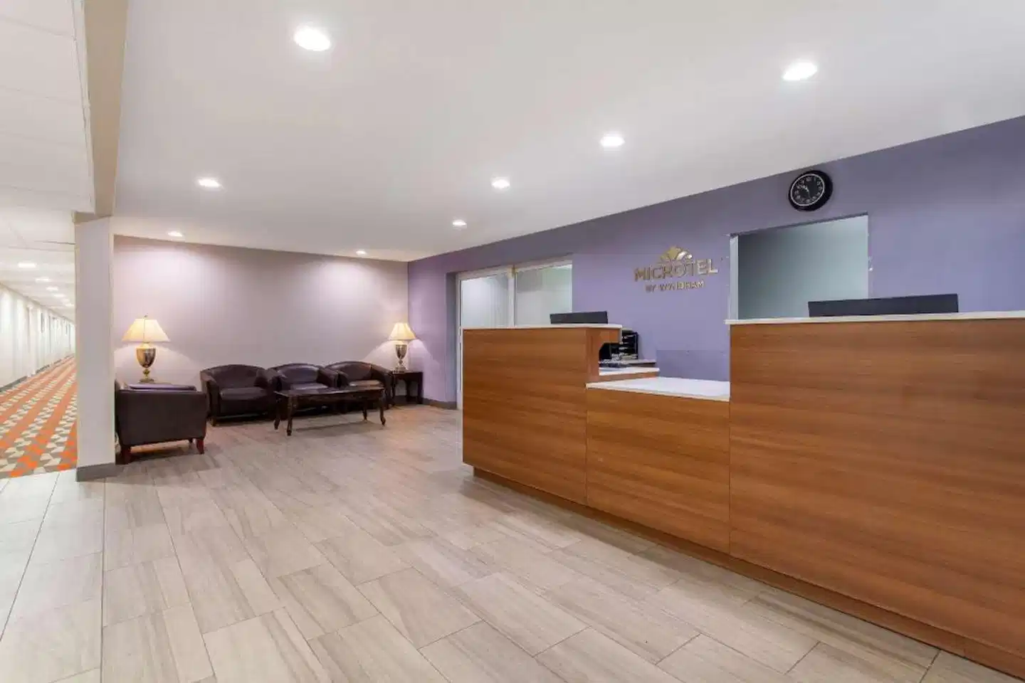 Microtel Inn & Suites by Wyndham Philadelphia Airport Lobby