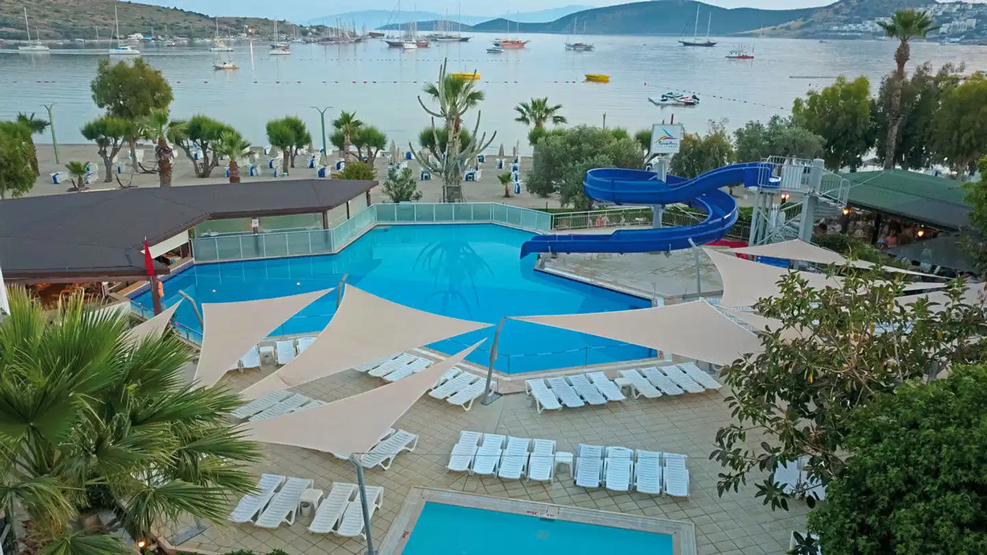 Parkim Ayaz POOL