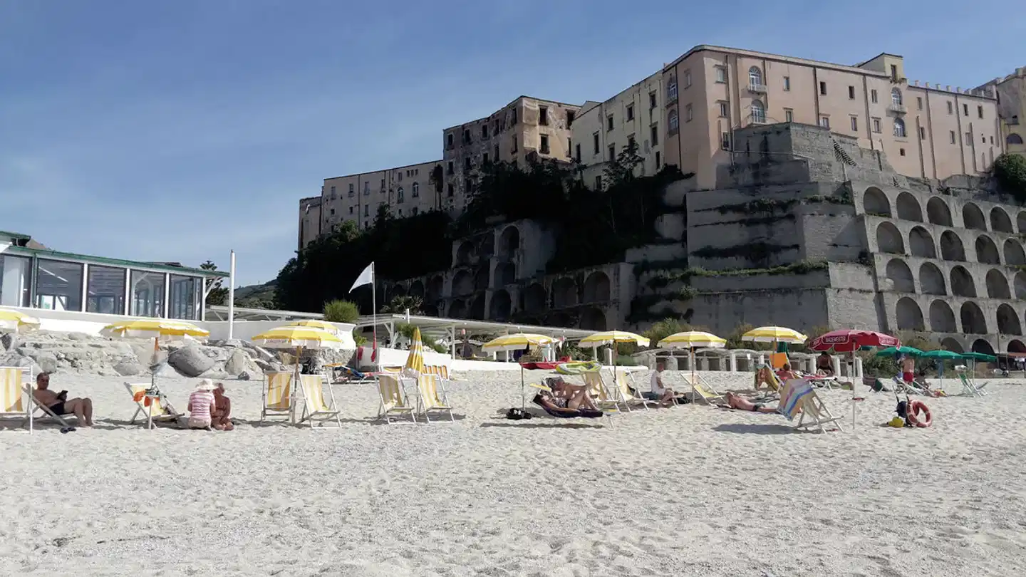 Le Roccette Mare Strand