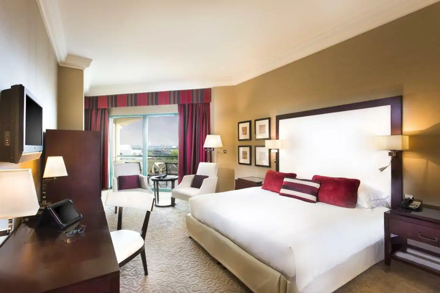 Mövenpick Grand Al Bustan Dubai Wohnbeispiel