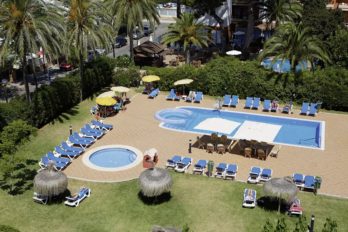 Luxor Pool
