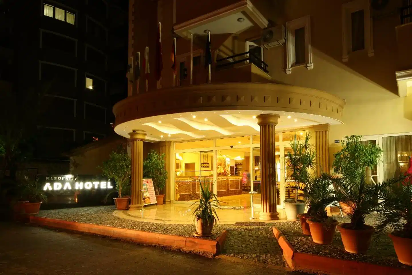 Kleopatra Ada Hotel Aussenansicht