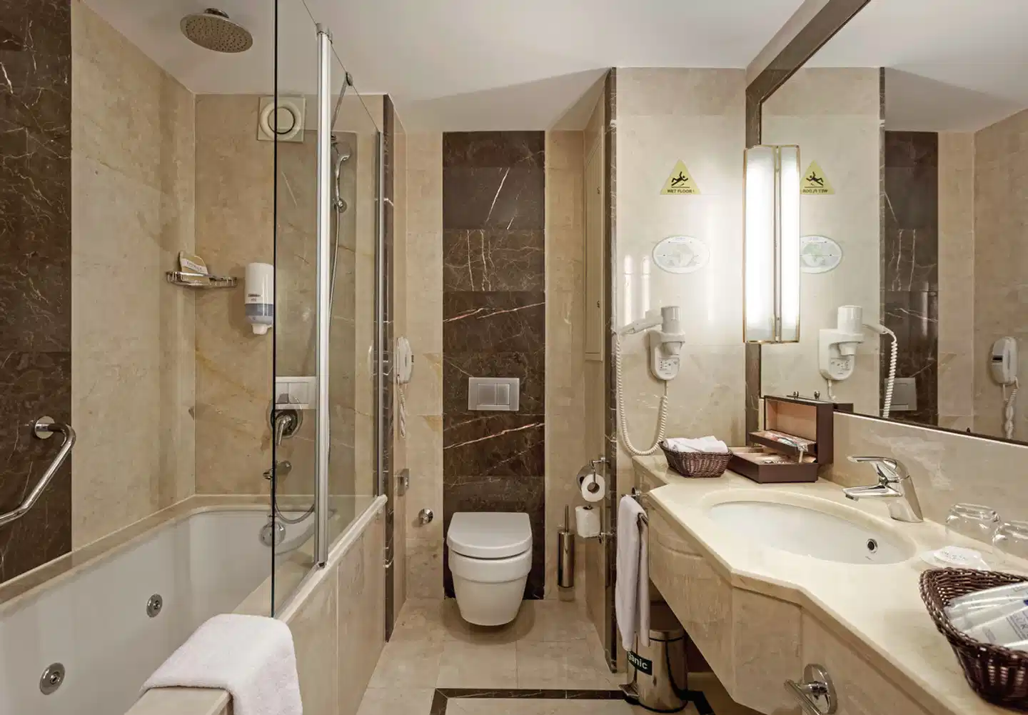 Güral Premier Belek Badezimmer