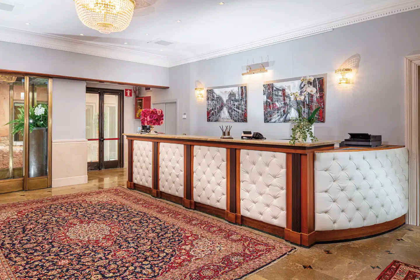 AllAngelo Art Hotel Lobby