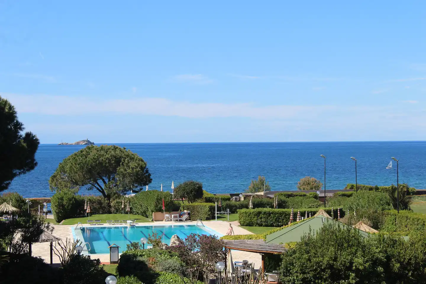 Fabricia Pool