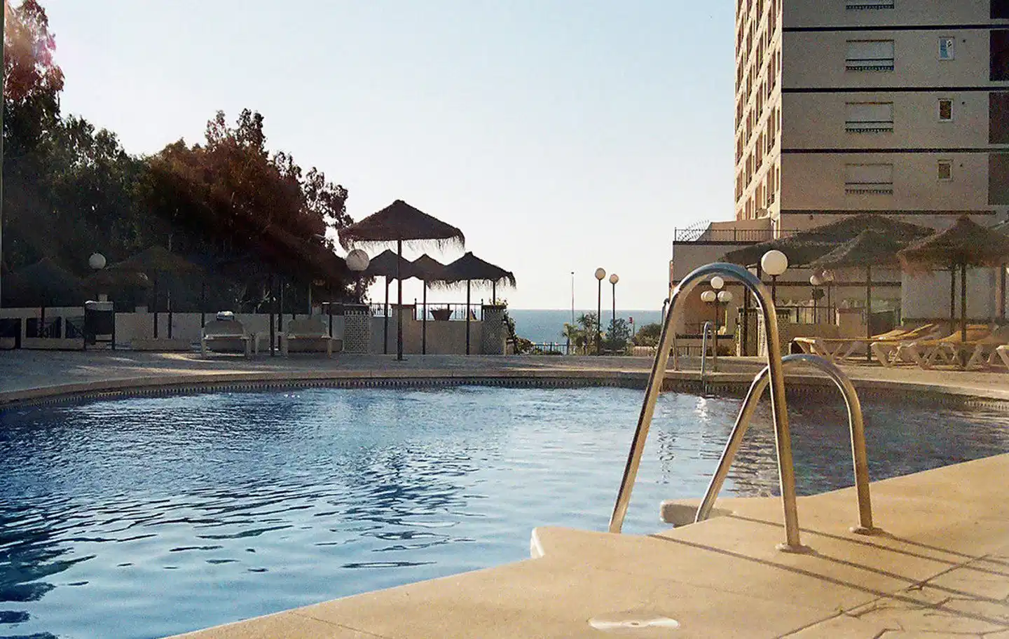 Flatotel Pool