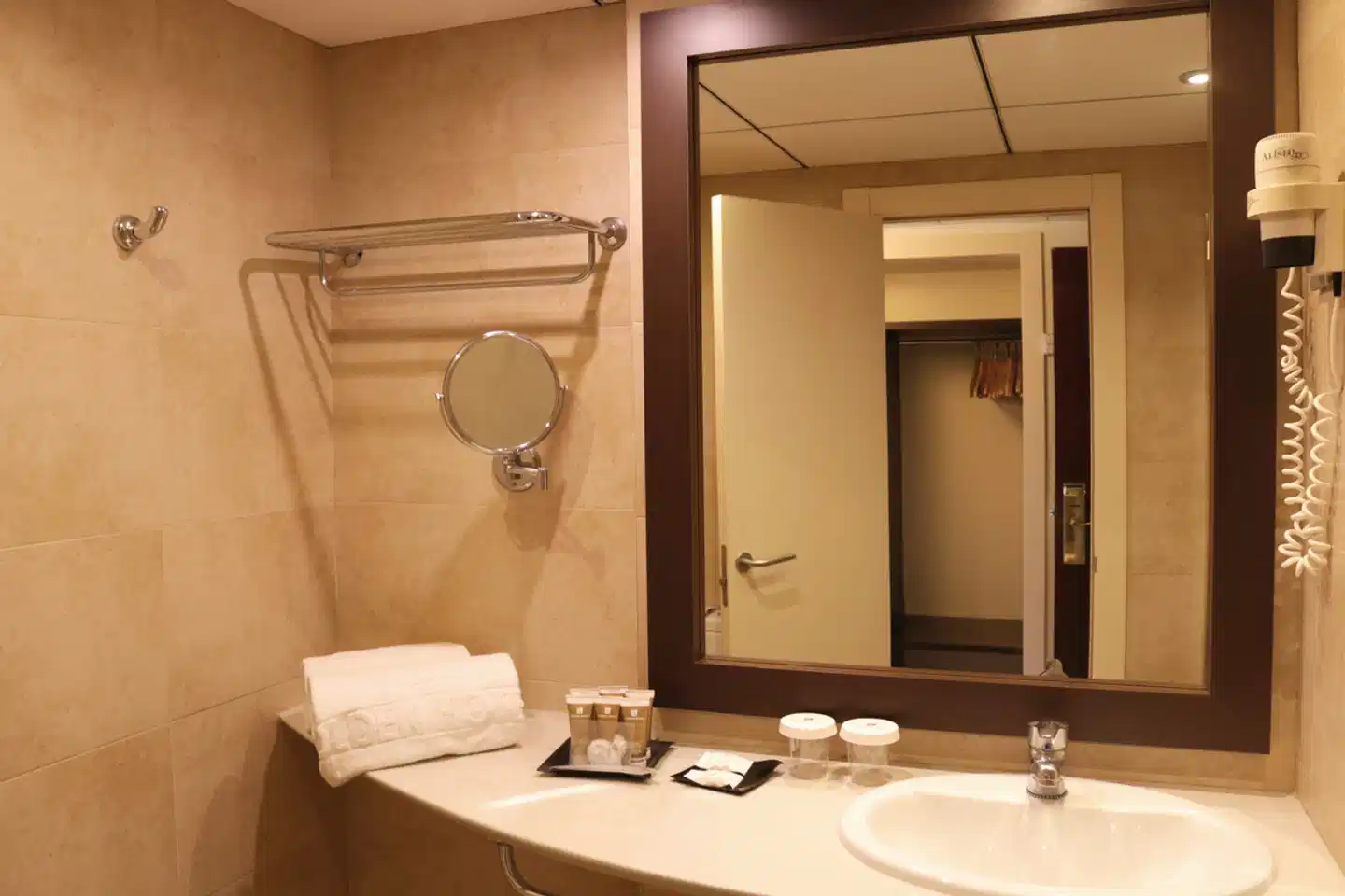 Golden Port Salou & Spa Badezimmer