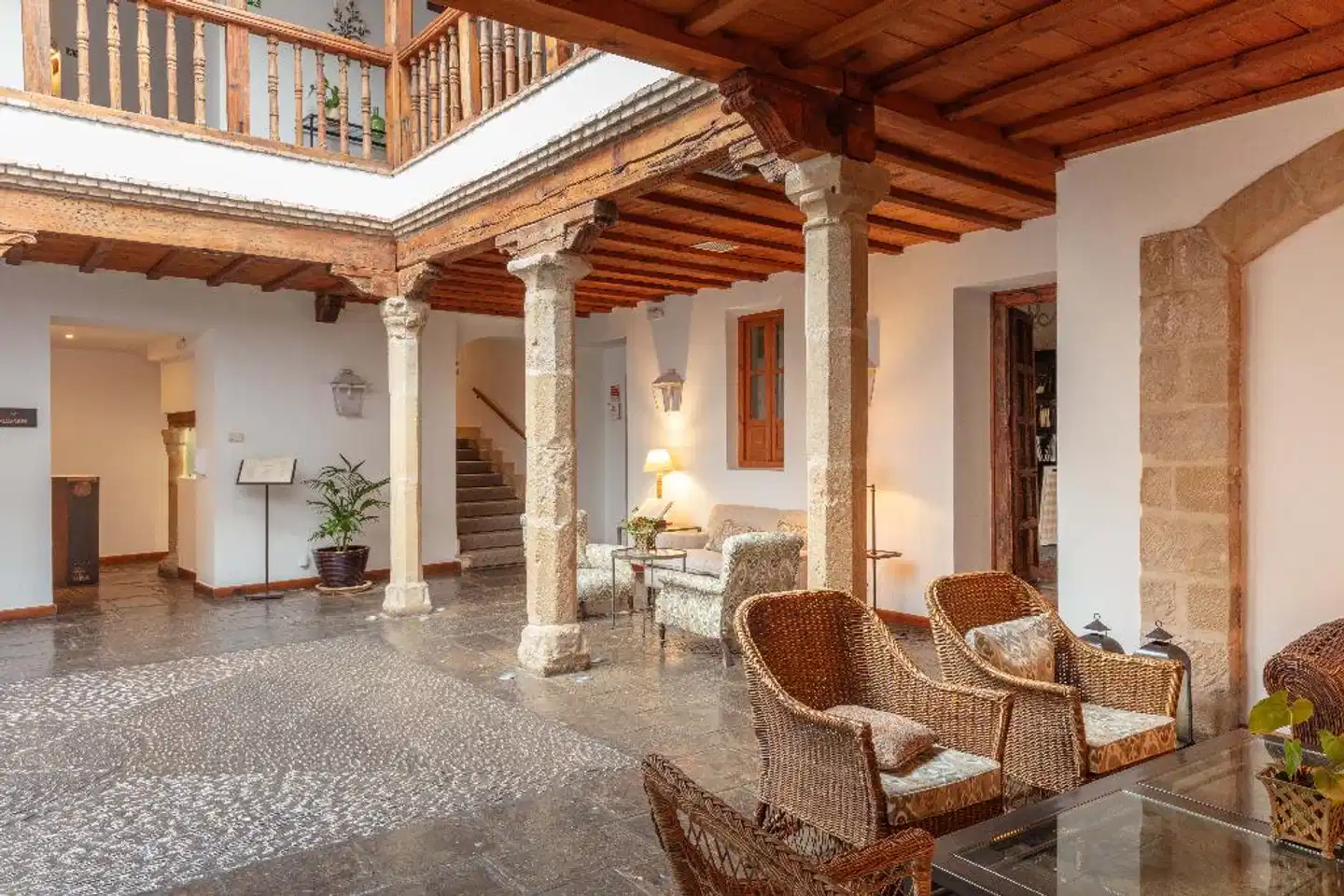 Puerta de la Luna Lobby